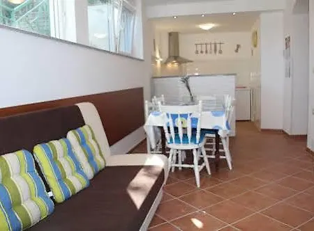 Kiki *